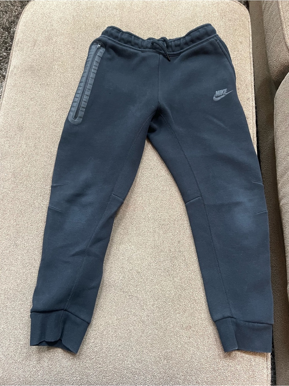 Nike Tech Fleece Boys Medium Black Hoodie Jogger Set
